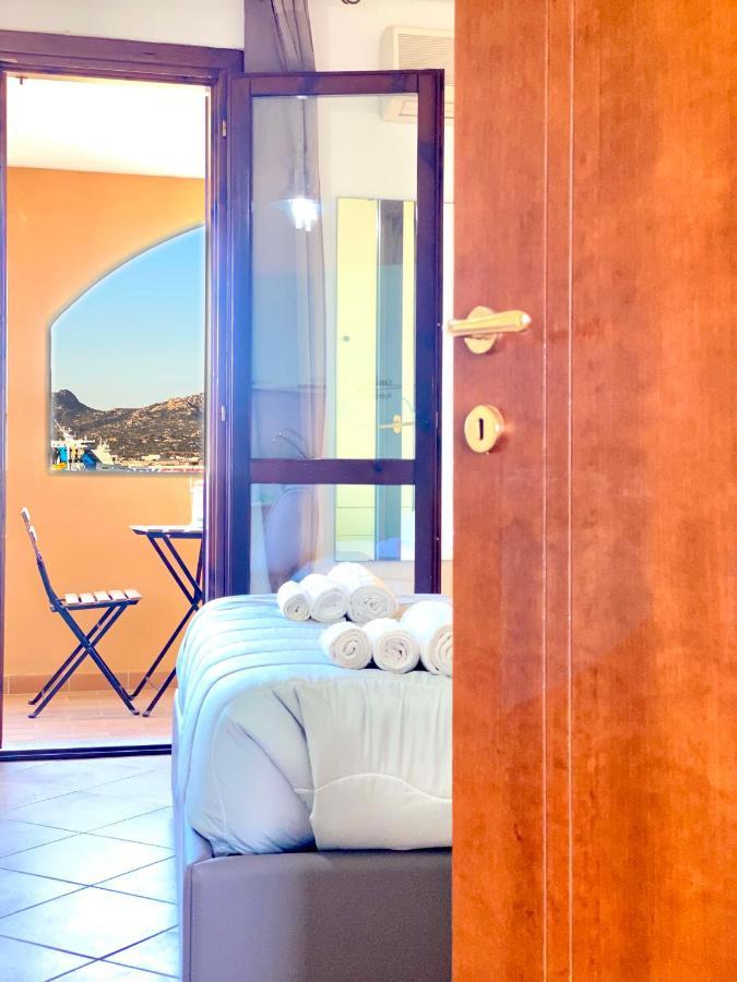 Homey Experience - Navy Sea View Apartments Olbia Esterno foto