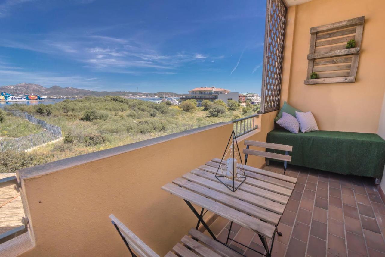 Homey Experience - Navy Sea View Apartments Olbia Esterno foto