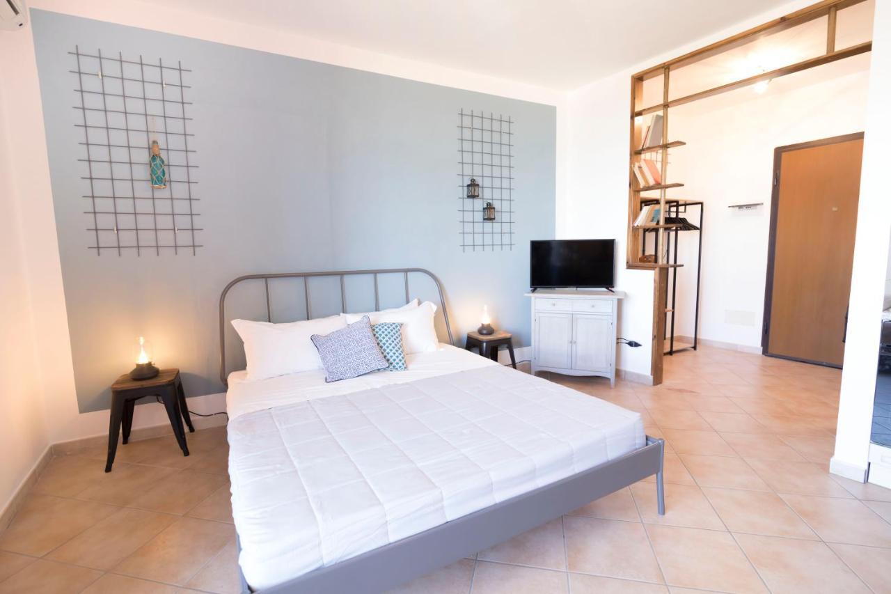 Homey Experience - Navy Sea View Apartments Olbia Esterno foto