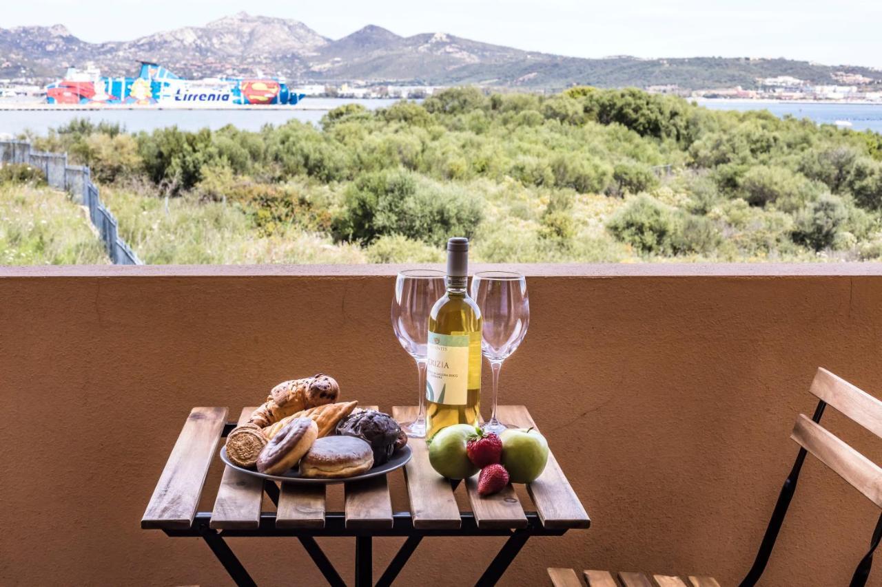 Homey Experience - Navy Sea View Apartments Olbia Esterno foto